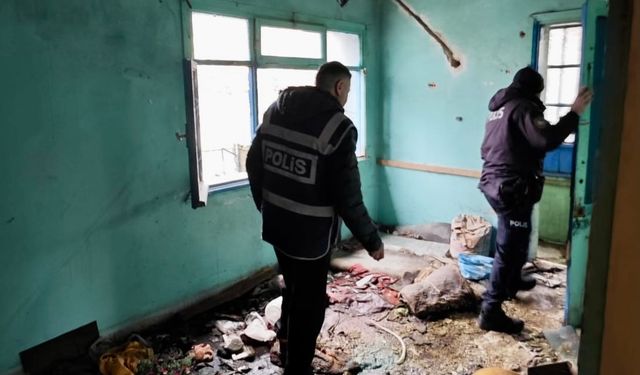 Uşak'ta okul çevrelerine yakın terk edilmiş binalar sürekli denetleniyor! Polis sürekli alarmda!