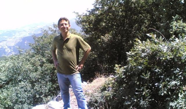 Alaşehir Mehmet Akif Ersoy Ortaokulu öğretmeni Vedat Sarıçam genç yaşta hayatını kaybetti