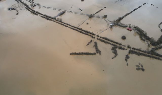 Aşırı yağışlar Menteşe'yi sular altında bıraktı