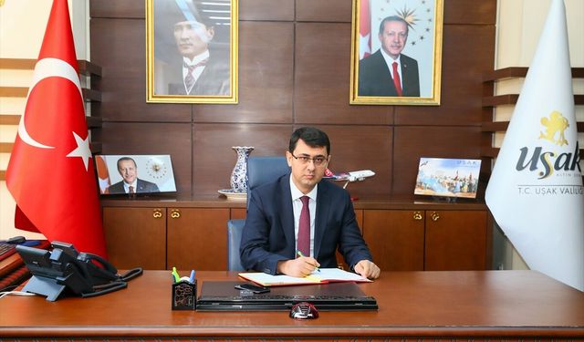 Uşak Valisi Serdar Kartal göreve başladı! Kapı herkese açık!