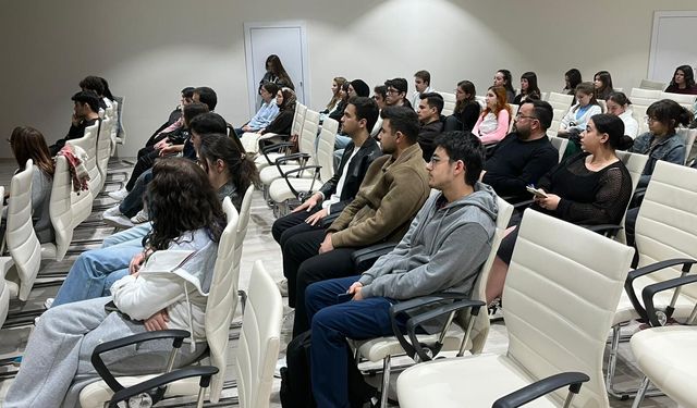 Uşak tıp öğrencilerine, ölüm sebeplerini bulma ve olayları aydınlatma için önemli bilgiler verildi