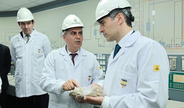 Uşak'ın ardından Afyon Valisi olan Naci Aktaş, Bolvadin'de bir dizi ziyarette bulundu