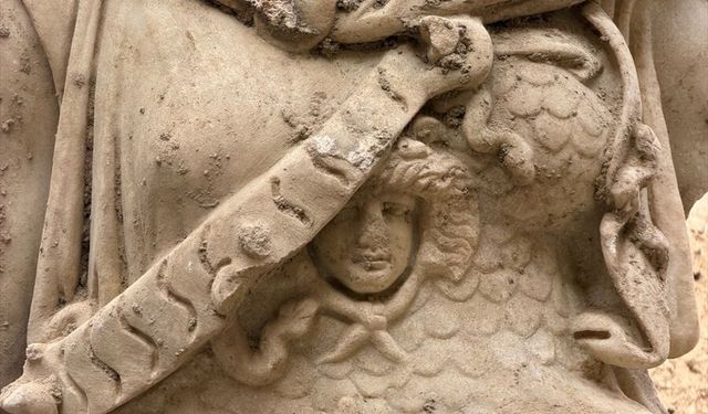 Uşak, Kütahya ve Eskişehir'den ziyaret çeken Laodikeia Antik Kenti'nde heyecan yaratan buluş!