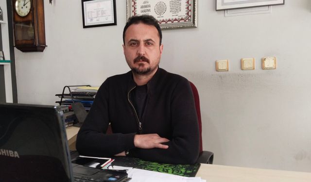 Uşak Banaz Cumhuriyet Mahallesi Muhtarı, 16 yıl önceki olayın ceremesini çekti!
