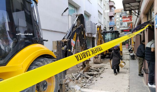 Uşak Yapı Kredi aralığı ve çevresindeki taşlar değişecek!
