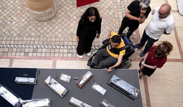 Seferihisarlı Ege Katmerci, askeri araç maket sergisi açtı