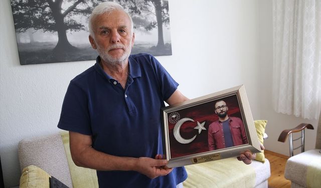 Seyitgazi ve Afyon yangınında şehit düşen oğlu Muharrem Can'la gurur duyuyor