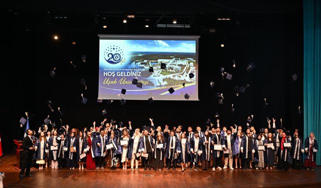 Uşak Üniversitesi'nde mezuniyet törenleri başladı! Bu yıl 5 bin mezun verecek!