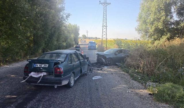 Uşak Merkez Kalfa köyünde kaza! 4 kişi yaralandı