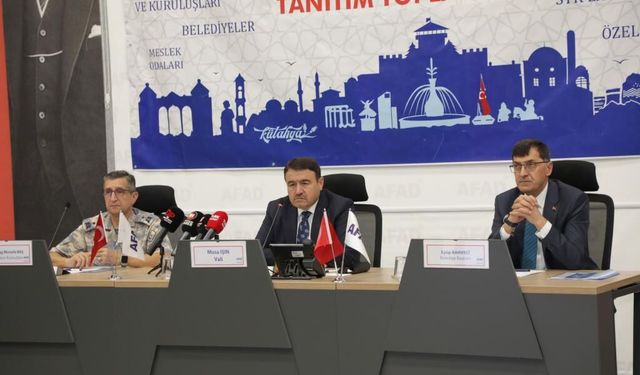 Simav depremiyle sarsılan Kütahya'da tedbir elden bırakılmıyor