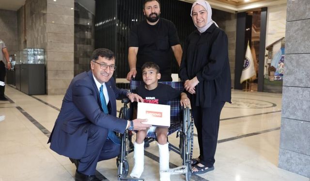 Kütahya Belediyesi, firmaların da desteğiyle 48 çocuğun sünnet düğününü yaptı
