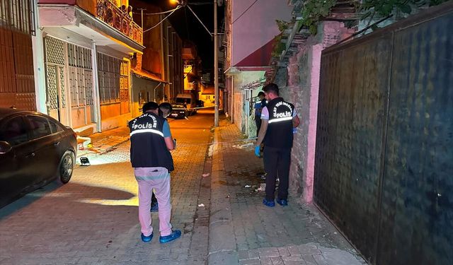 Uşak Sarayaltı'nda pompalı tüfek ve bıçaklı kavga! 1 kişi ağır yaralandı