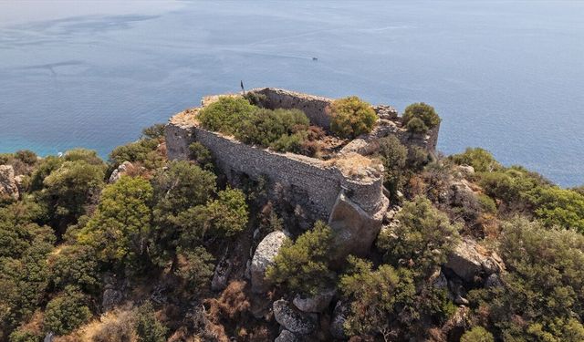 Çökertme türküsünde geçen Aspat Kalesi, farklı medeniyetlerin izlerini taşıyor