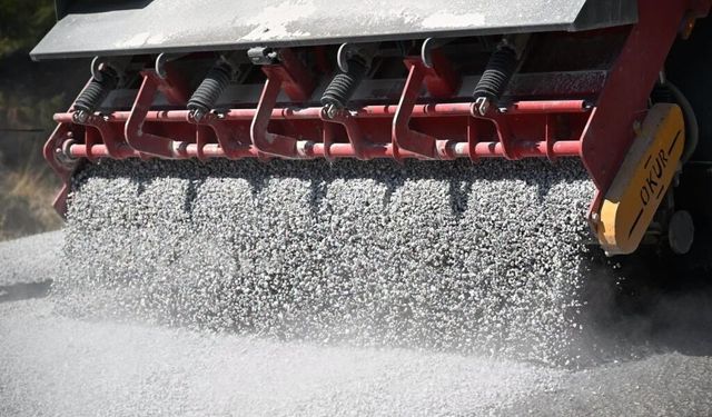 Gördes'in Karayağcı ve Kayacık arasındaki yol yapılıyor