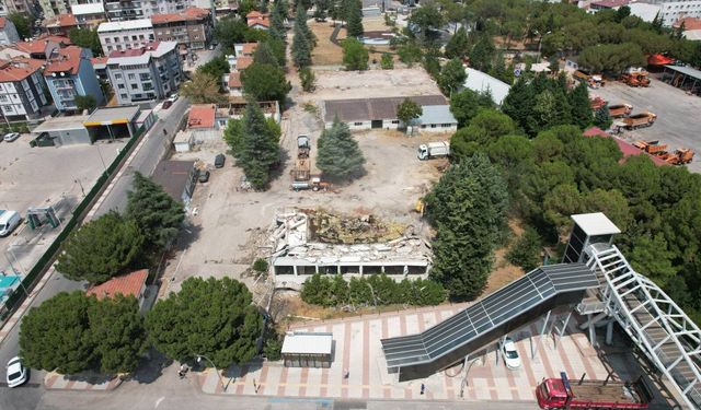 Uşak otogarın karşısındaki İl Özel İdare binasının yapımı için ihale süreci başladı