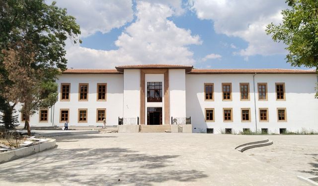 Uşak İl Nüfus Müdürlüğü, Endüstri Meslek Lisesi'nin atölye binasında hizmet verecek