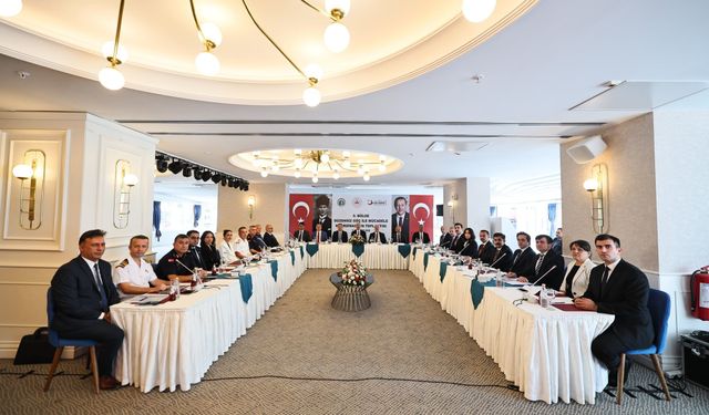 Uşak, Manisa, İzmir, Aydın, Denizli ve Muğla Valileri düzensiz göçle mücadele toplantısına katıldı