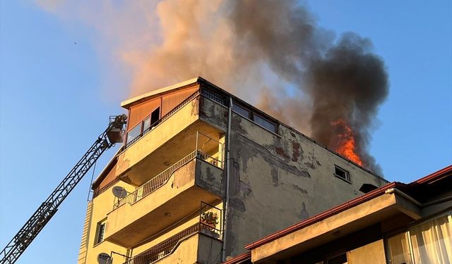 Banaz Başaran Caddesi'nde yangın
