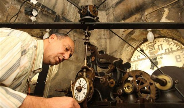 İzmir saat kulesi Fethi Pamukoğlu'na emanet
