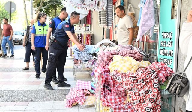 Yunusemre'de yaya geçişini engelleyen tabelalara müdahale