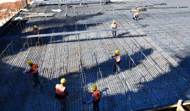 Uşak'a inşa edilen Öğretmenevi ihtiyaca yanıt verecek şekilde yapılıyor