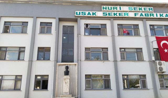 Nuri Şeker'in Uşak Şeker Fabrikası önündeki doğum günü hatalı