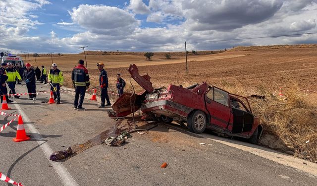 Uşak'ın Ulubey ilçesindeki kazada Ruhu ve Döndü Akyıl ile Nevcan Sakaryalı hayatını kaybetti