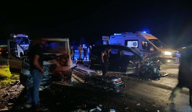 Selendi kavşağına yakın bir noktada zincirleme kaza!