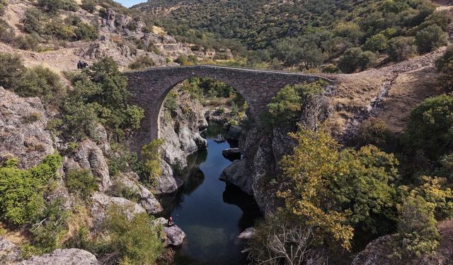 Selendi Yelimere Kanyonu'nda tabloyu andıran görüntüler