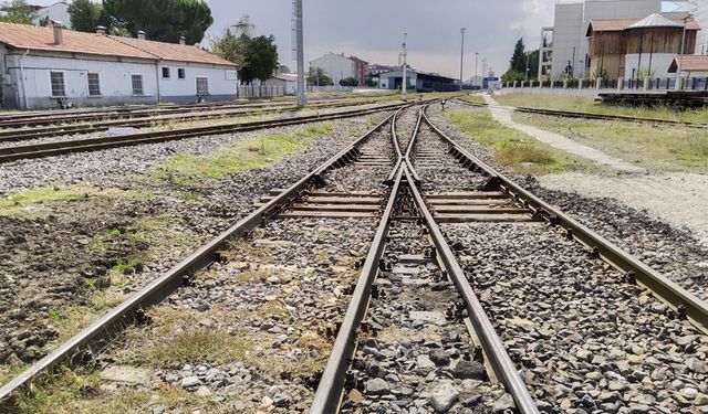 Uşak için hayati değeri olan yoldaki en zorlu yerde ışık görüldü