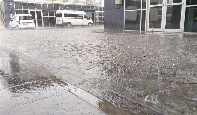 Valilik saat vererek uyardı! Uşak, Denizli ve Afyonkarahisar'da 25 Nisan 2025'te sel oluşturacak yağmurlar görülebilir!