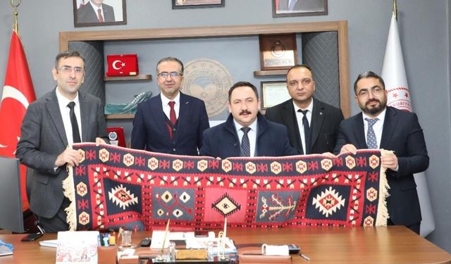 Uşak'taki özel öğrenciler, arı kovanı yapıp satacaklar!