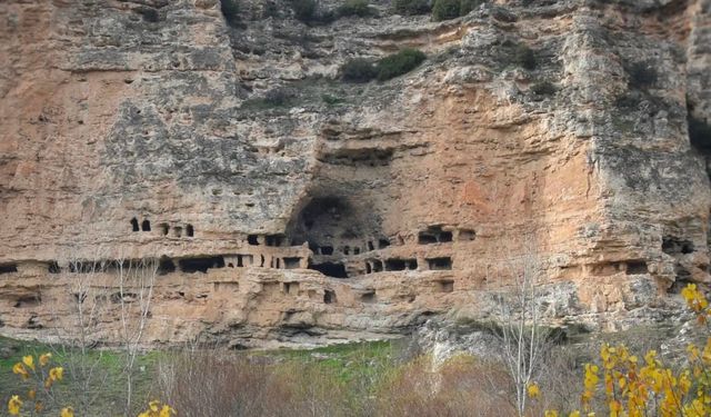 Uşak'ın 2 bin yıllık yapılarını Milletin Meclisi'nde tanıttı