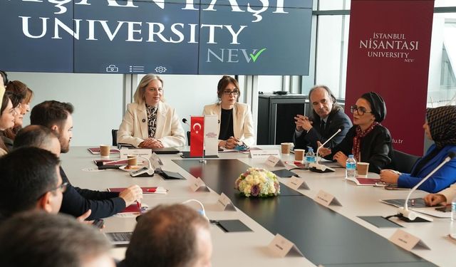 Yapay zeka haberciliğin iyi ve kötü yönlerini ele aldılar