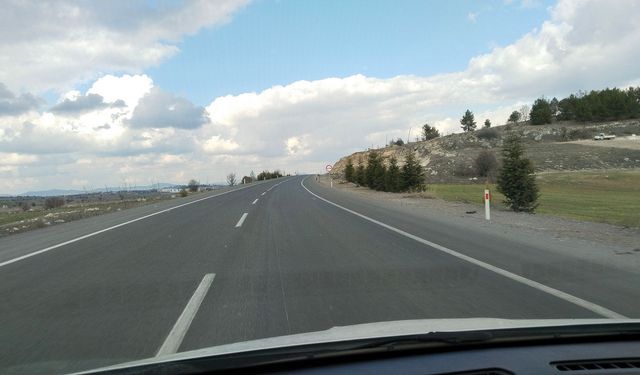 Uşak ve Afyon arasındaki yol kalitesi artıyor!