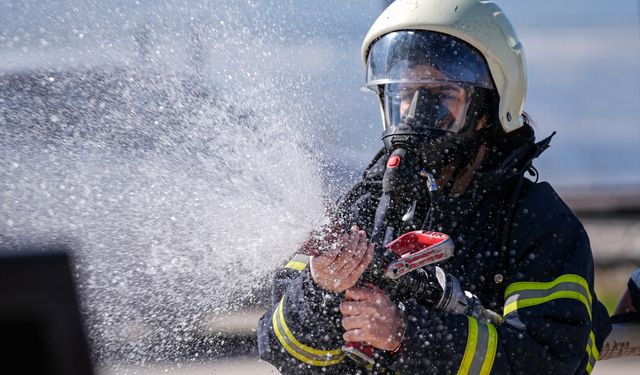 İzmir Esnaf Odası Lisesi, Ege kentleri ve diğer illerin olmazsa olmazı itfaiyecileri yetiştiriyor