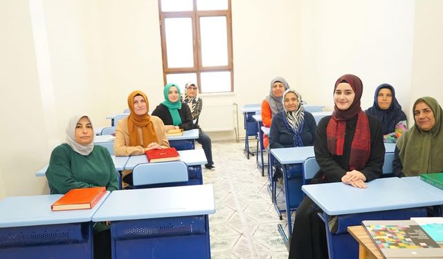 Sessiz duayı öğreten Uşaklı 3 kız kardeş!