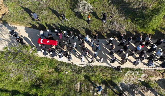 Şırnak Cizre'de şehit düşen Zeki Bacak, Uşak Çukurağıl'da toprağa verildi
