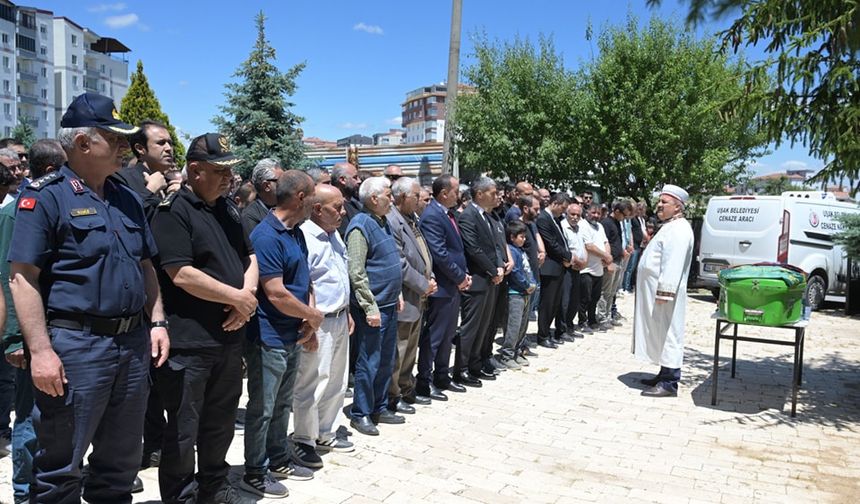 Uşak Mahmut Özgöbek İlkokulu Müdür Yardımcısı Özlem Bozan, bugün son yolculuğuna uğurlandı