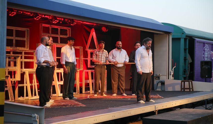 Uşak Tren Garı'nda sahne alan Vagon, Manisa'ya da uğrayacak!