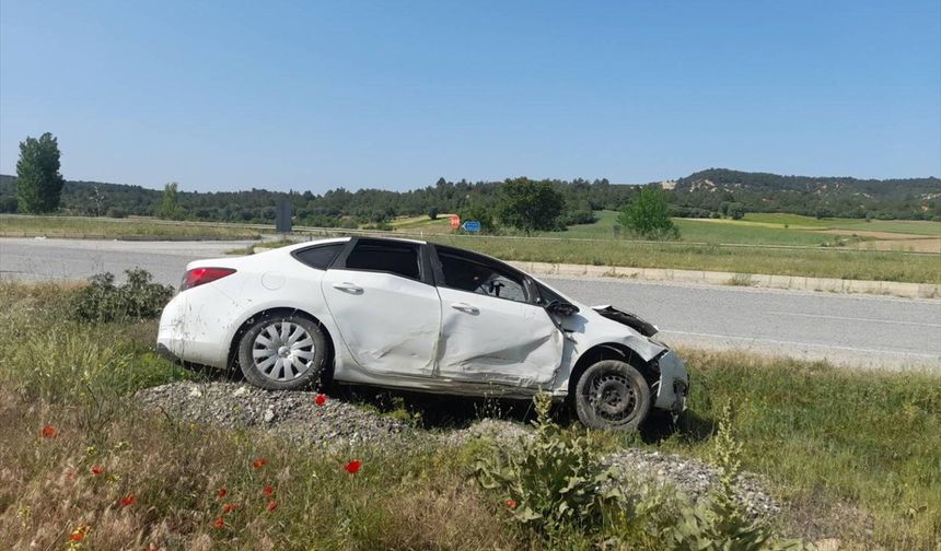 Uşak'ın Sivaslı ilçesindeki Kızılcasöğüt kavşağında kaza