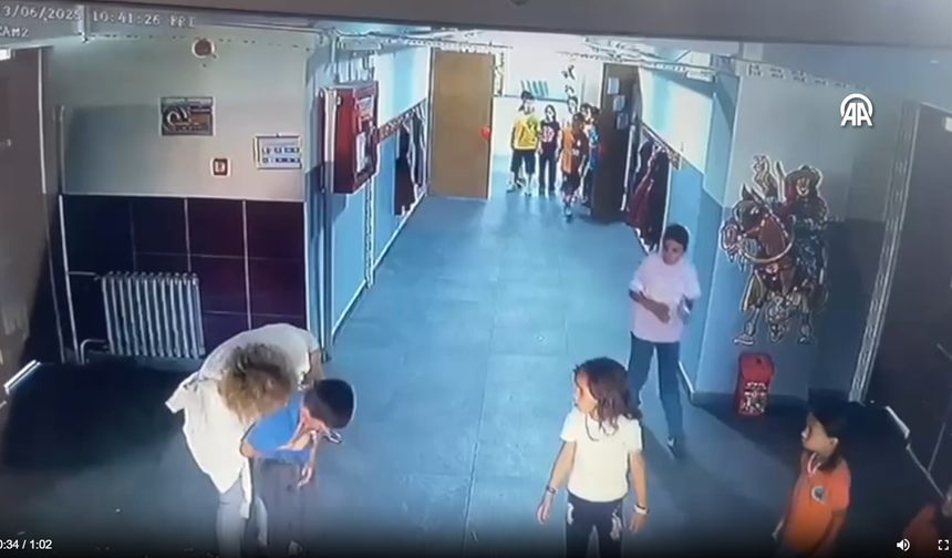 Uşak Mehmet Sadık Boz öğrencisi Hanife Çek'i öğretmeni Aytül Doruk kurtardı