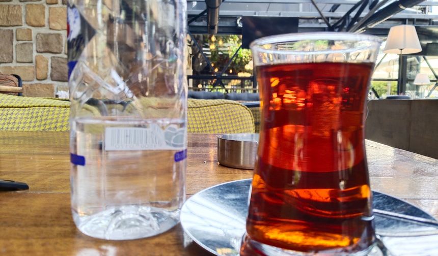 Uşak Ata Park çevresinde 1 litre çay 440 TL!