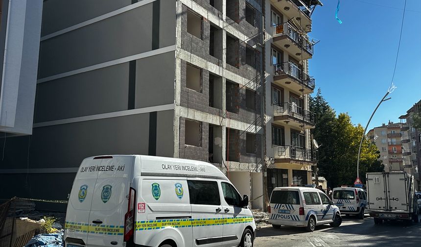 Uşak Küçük Çarşı'da inşaattan düşen Kamil Ersoysal hayatını kaybetti