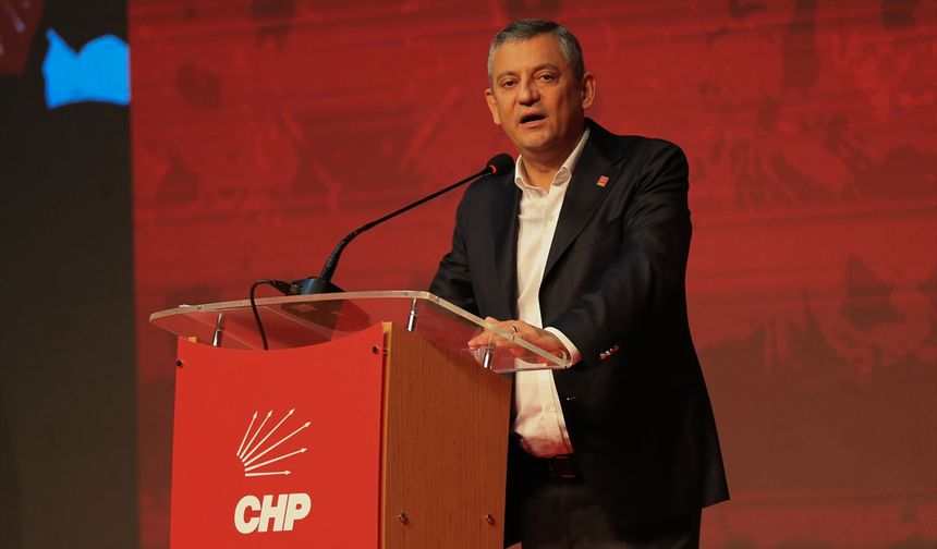 Uşak ve Afyon'u pas geçen Özgür Özel, Manisa'daki kongreye katıldı