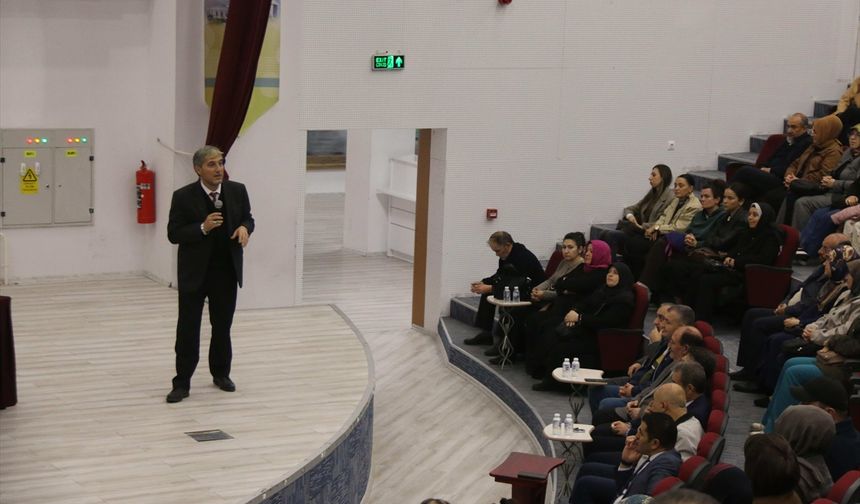 Kütahya Akşemsettin Kız Anadolu İHL'da veli buluşması