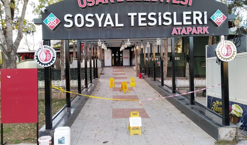Uşak Atapark'ta sosyal tesislere gelen vatandaşlar tadilat sürdüğü için geri dönüyor