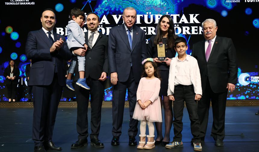 Uşak'taki bilimsel çalışmalarıyla Cumhurbaşkanı Erdoğan'dan ödül alan O akademisyene kadrosu bir türlü verilmedi!