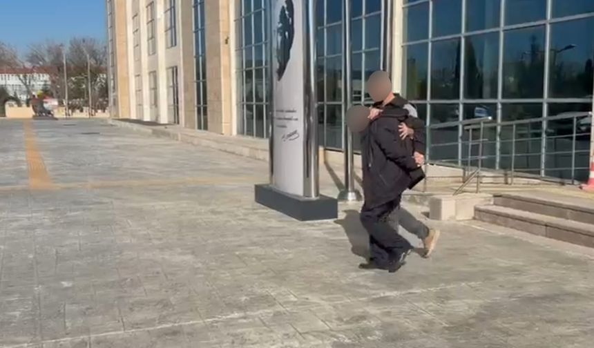 Uşak'ta 1 kilodan fazla tehlikeli kristali midesinde taşıyan bir kişi enselendi