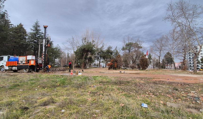 Uşak'ta şehrin göbeğine 200 yataklı acil servisli yeni hastane yapılıyor